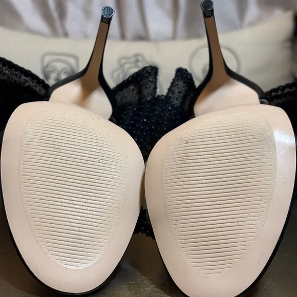 NWOB - Steve Madden Black Lace Embellished Heels - Picture 8 of 9